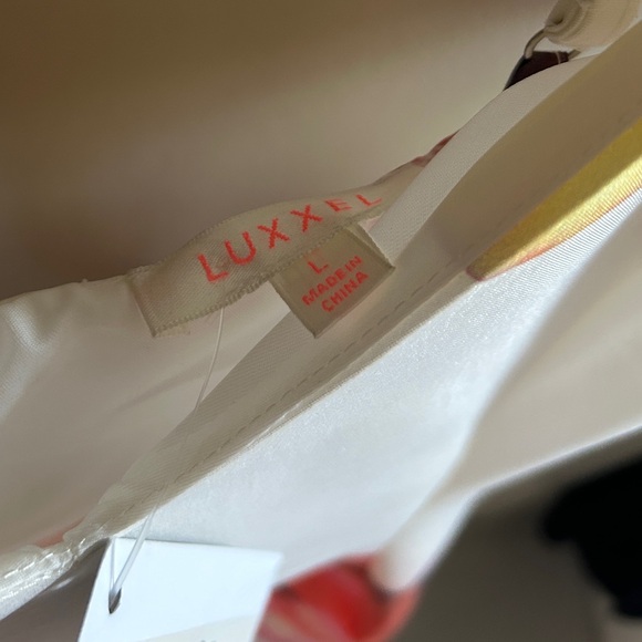 Beautiful floral dress - Picture 4 of 11